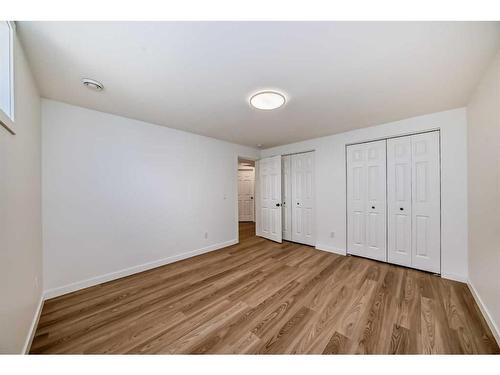 615 101 Avenue Sw, Calgary, AB - Indoor Photo Showing Bathroom