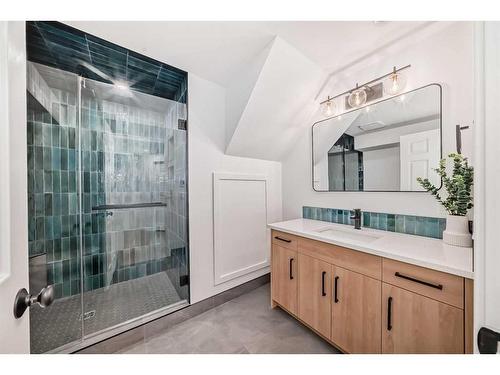 615 101 Avenue Sw, Calgary, AB - Indoor Photo Showing Bathroom