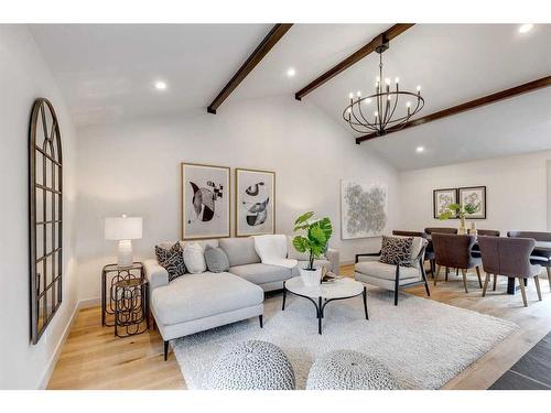 20 Varbay Place Nw, Calgary, AB - Indoor Photo Showing Living Room