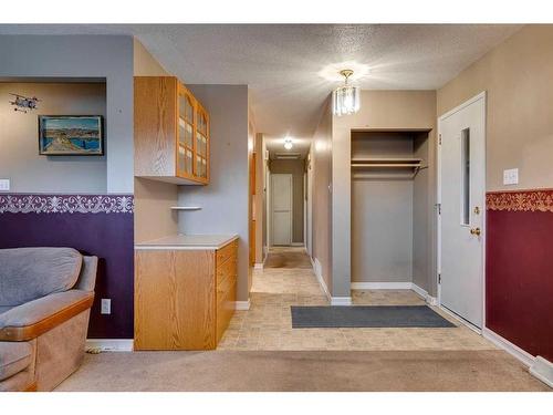 611 Agate Crescent Se, Calgary, AB - Indoor Photo Showing Other Room