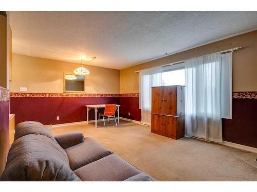 611 Agate Crescent Se, Calgary, AB - Indoor