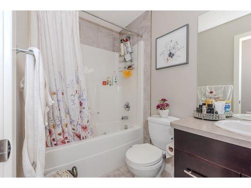 124 Westcreek Green, Chestermere, AB - Indoor Photo Showing Bathroom