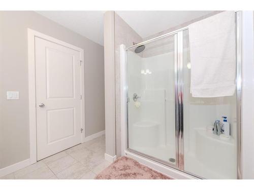 124 Westcreek Green, Chestermere, AB - Indoor Photo Showing Bathroom