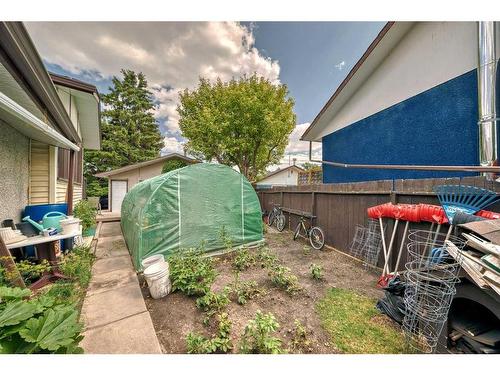 4424 3 Street Ne, Calgary, AB - Indoor Photo Showing Other Room