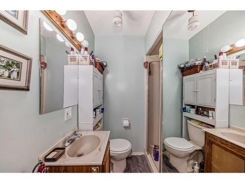 4424 3 Street Ne, Calgary, AB - Indoor Photo Showing Bathroom