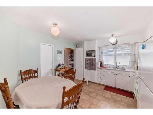 4424 3 Street Ne, Calgary, AB - Indoor Photo Showing Dining Room