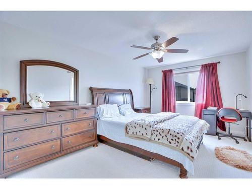 21 Saddlelake Gardens Ne, Calgary, AB - Indoor Photo Showing Bedroom