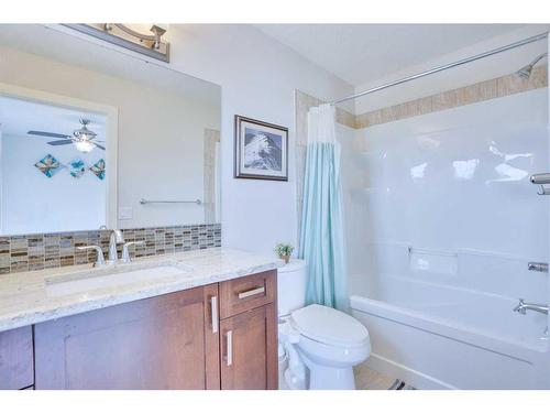 21 Saddlelake Gardens Ne, Calgary, AB - Indoor Photo Showing Bathroom