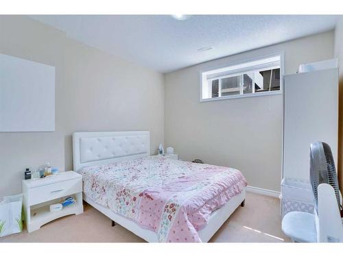 21 Saddlelake Gardens Ne, Calgary, AB - Indoor Photo Showing Bedroom