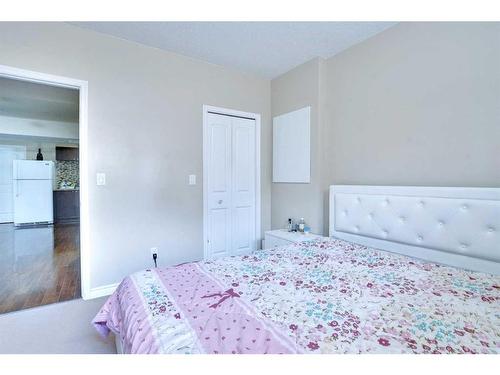 21 Saddlelake Gardens Ne, Calgary, AB - Indoor Photo Showing Bedroom