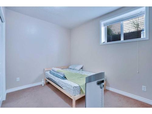 21 Saddlelake Gardens Ne, Calgary, AB - Indoor Photo Showing Bedroom