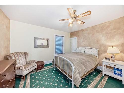 1307 11 Street Sw, Calgary, AB - Indoor Photo Showing Bedroom