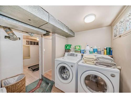 1307 11 Street Sw, Calgary, AB - Indoor Photo Showing Laundry Room