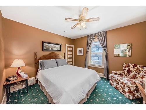 1307 11 Street Sw, Calgary, AB - Indoor Photo Showing Bedroom