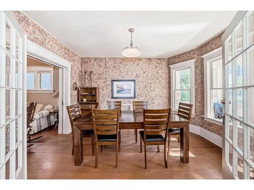 1307 11 Street Sw, Calgary, AB - Indoor Photo Showing Dining Room