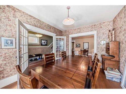 1307 11 Street Sw, Calgary, AB - Indoor Photo Showing Dining Room