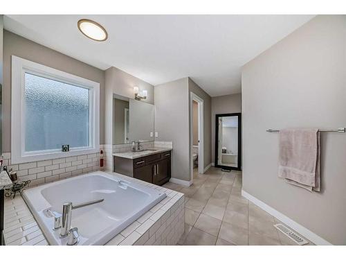 284 Aspenmere Circle, Chestermere, AB - Indoor Photo Showing Bathroom