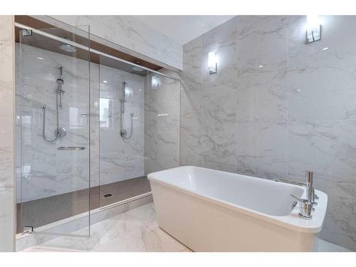 1-1723 10 Street Sw, Calgary, AB - Indoor Photo Showing Bathroom