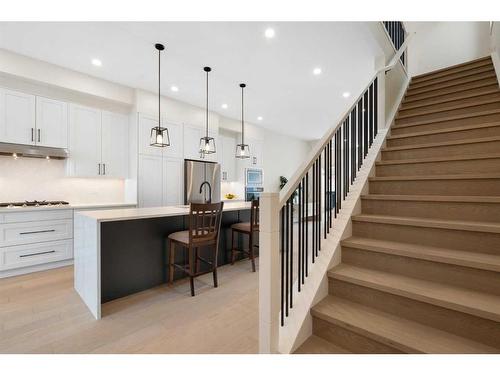 915 36 Street Nw, Calgary, AB - Indoor Photo Showing Kitchen With Upgraded Kitchen