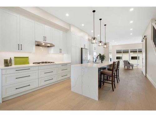 915 36 Street Nw, Calgary, AB - Indoor Photo Showing Kitchen With Upgraded Kitchen