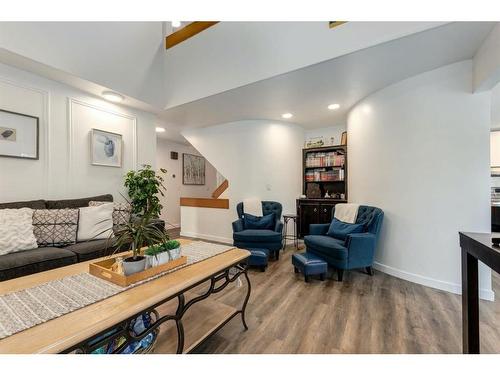 127 Woodfield Road Sw, Calgary, AB - Indoor Photo Showing Living Room