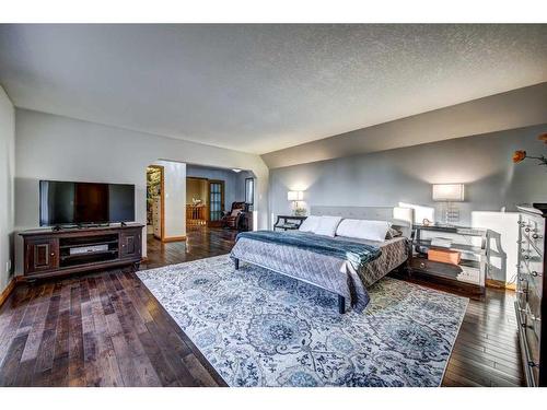 33 Cullen Creek Estates, Rural Rocky View County, AB - Indoor Photo Showing Bedroom