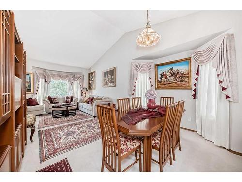 224 Edgebank Circle Nw, Calgary, AB - Indoor Photo Showing Dining Room