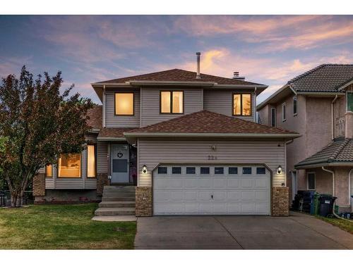 224 Edgebank Circle Nw, Calgary, AB - Outdoor With Facade