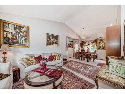 224 Edgebank Circle Nw, Calgary, AB - Indoor Photo Showing Living Room