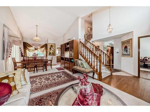 224 Edgebank Circle Nw, Calgary, AB - Indoor Photo Showing Living Room