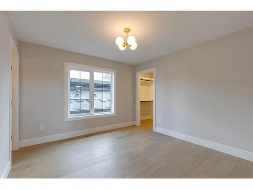 2127 Victoria Crescent Nw, Calgary, AB - Indoor Photo Showing Other Room