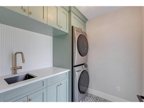 2127 Victoria Crescent Nw, Calgary, AB - Indoor Photo Showing Laundry Room