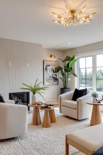 2127 Victoria Crescent Nw, Calgary, AB - Indoor Photo Showing Living Room