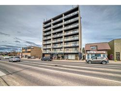 301-1022 16 Avenue NW Calgary, AB T2M 0K5