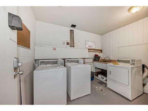 301-1022 16 Avenue Nw, Calgary, AB - Indoor Photo Showing Laundry Room