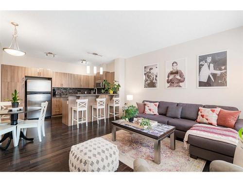 1220-10 Auburn Bay Avenue Se, Calgary, AB - Indoor Photo Showing Living Room