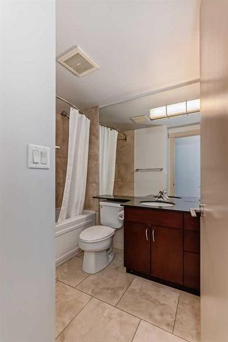 1508-8710 Horton Road Sw, Calgary, AB - Indoor Photo Showing Bathroom