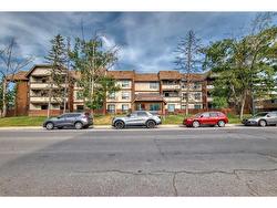 302-1712 38 Street SE Calgary, AB T2A 1H1