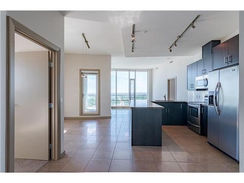 3304-210 15 Avenue Se, Calgary, AB - Indoor Photo Showing Kitchen