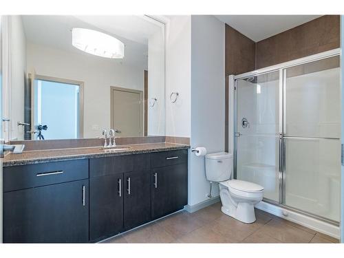 3304-210 15 Avenue Se, Calgary, AB - Indoor Photo Showing Bathroom