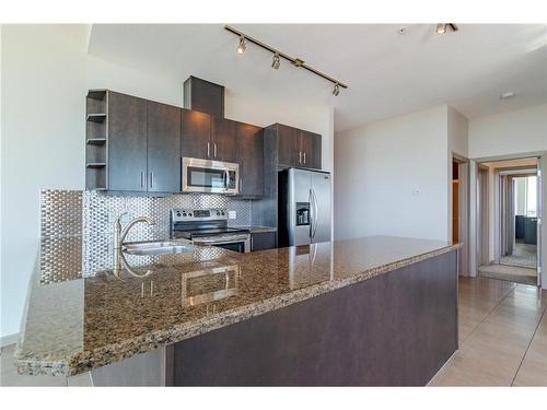 3304-210 15 Avenue Se, Calgary, AB - Indoor Photo Showing Kitchen With Stainless Steel Kitchen With Double Sink With Upgraded Kitchen