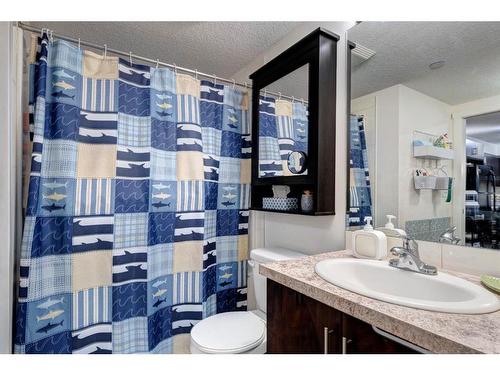 5105-279 Copperpond Common Se, Calgary, AB - Indoor Photo Showing Bathroom