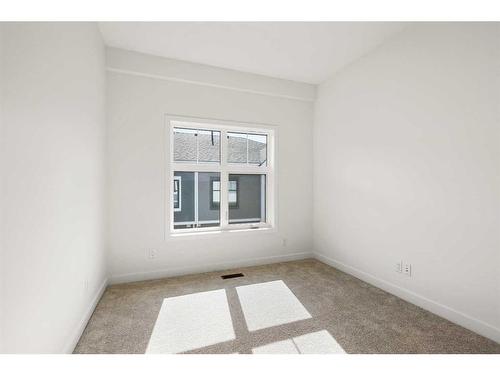 211-595 Mahogany Road Se, Calgary, AB - Indoor Photo Showing Other Room