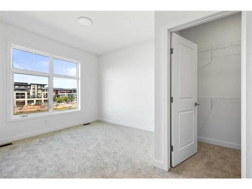 211-595 Mahogany Road Se, Calgary, AB - Indoor Photo Showing Other Room