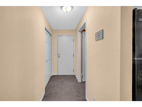 308-1919 17 Avenue Sw, Calgary, AB - Indoor Photo Showing Other Room