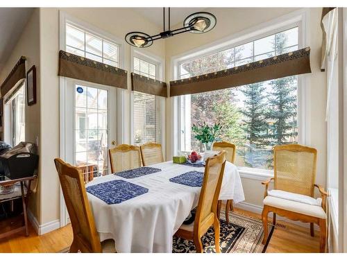 1625 Evergreen Drive Sw, Calgary, AB - Indoor Photo Showing Dining Room