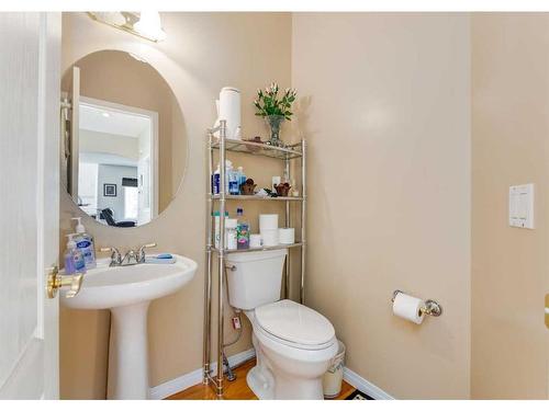 1625 Evergreen Drive Sw, Calgary, AB - Indoor Photo Showing Bathroom