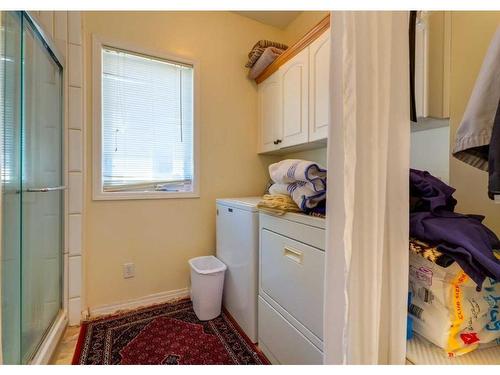 1625 Evergreen Drive Sw, Calgary, AB - Indoor Photo Showing Bathroom