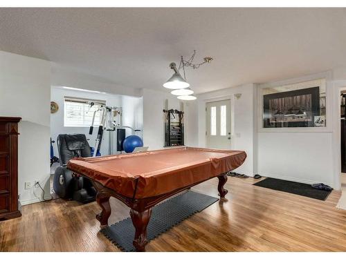 1625 Evergreen Drive Sw, Calgary, AB - Indoor Photo Showing Other Room