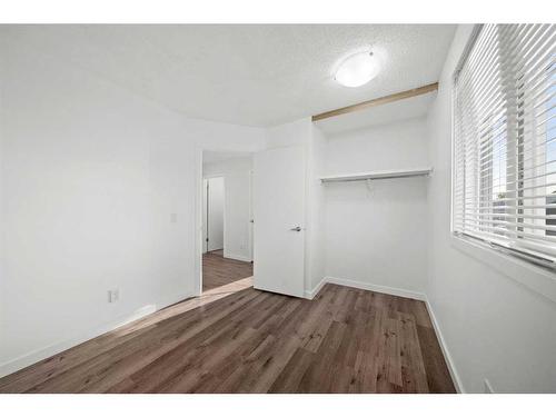 6515 68 Street Ne, Calgary, AB - Indoor Photo Showing Other Room